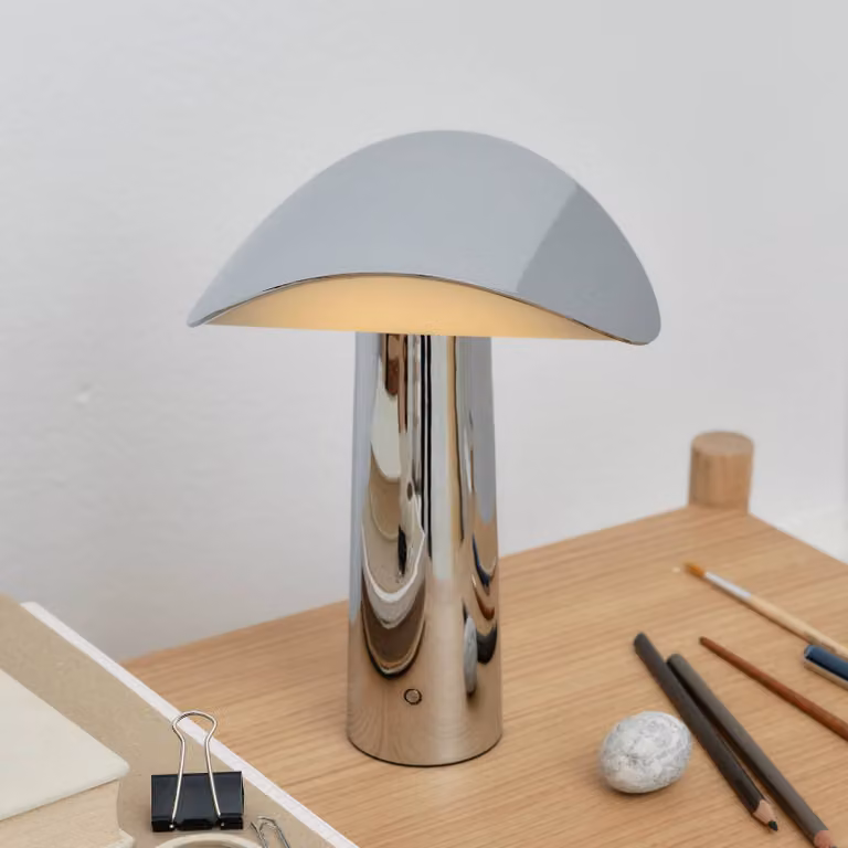 GEJST Lampada da tavolo di design Lium, dimmerabile, Cromo / Argento, Soggiorno / Sala da pranzo, Metallo, Moderno, Lampada da tavolo