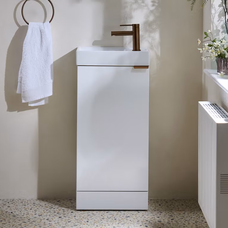 Mobile Bagno a Terra Bianco da 400mm con Lavabo e Maniglia con Impugnatura a Dito Rame Satinato - Cluo