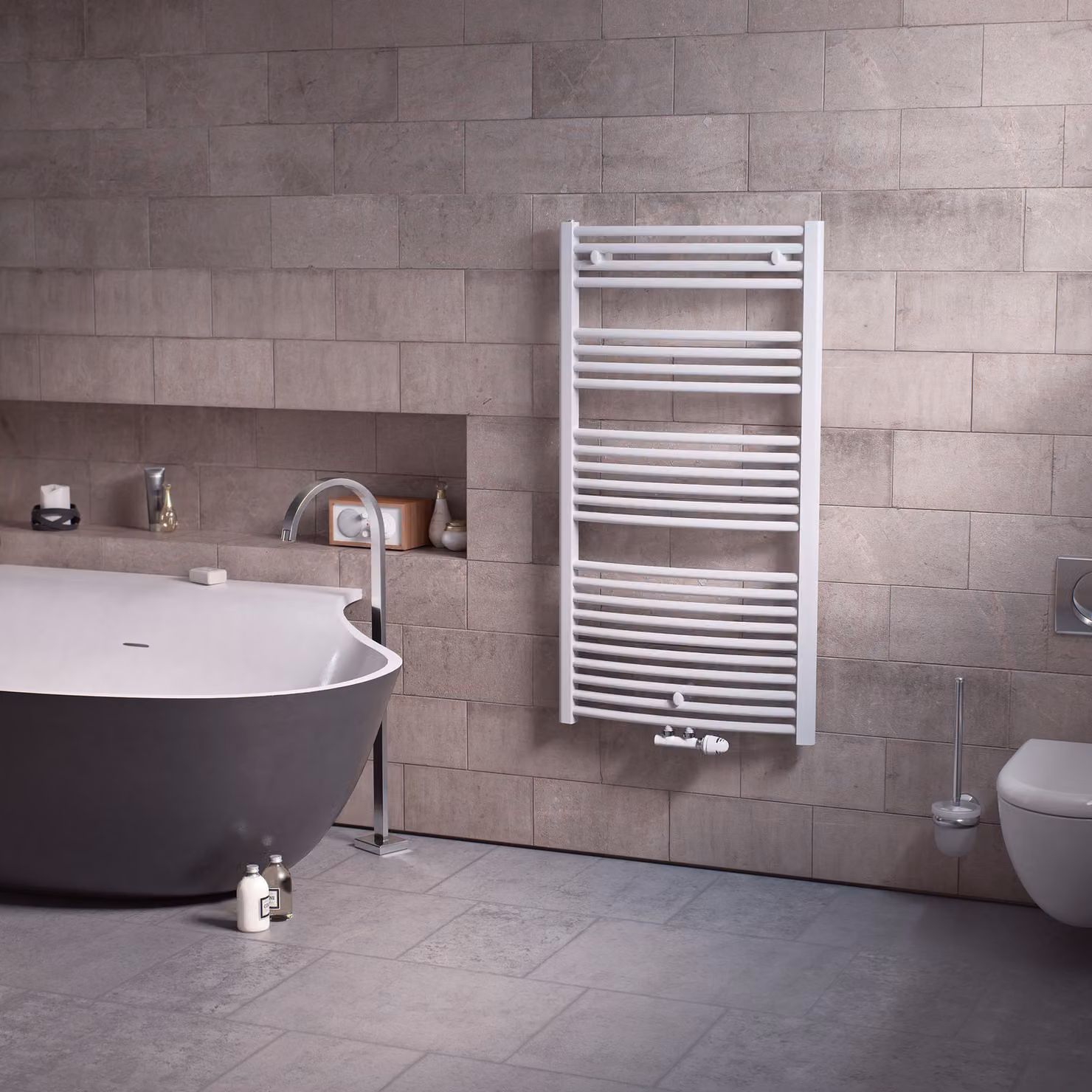 Radiatore portasciugamani per bagno, attacco centrale, radiatore portasciugamani curvo XIMAX Alpha-C bianco, altezza 1121 mm, larghezza 500 mm, 520 Watt