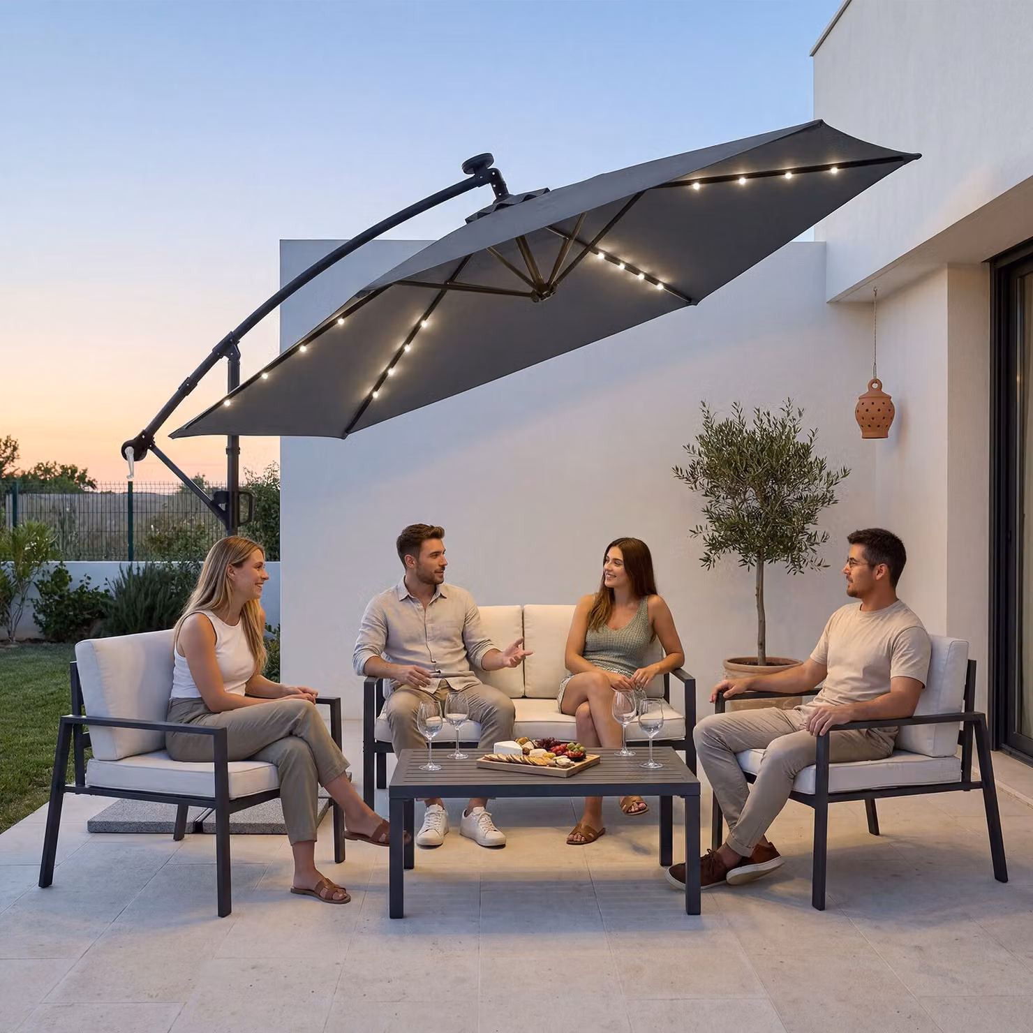 Ombrellone a braccio tectake Artemis grigio, orientabile a 360° con LED a energia solare e protezione UPF 50+, L/P: 300 x 300 cm – 3