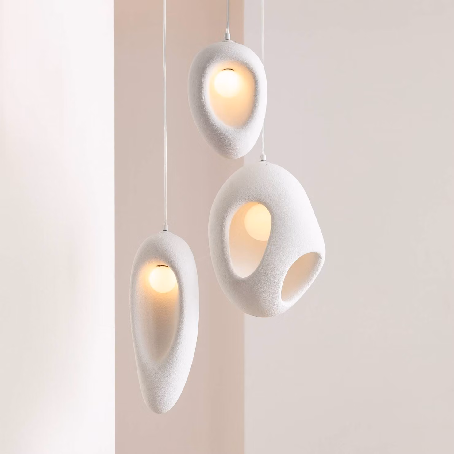KARE Lampada a sospensione Soul Dining, dimmerabile, Bianco / Opale, Soggiorno / Sala da pranzo, Gesso / Argilla, Design, Lampada a sospensione