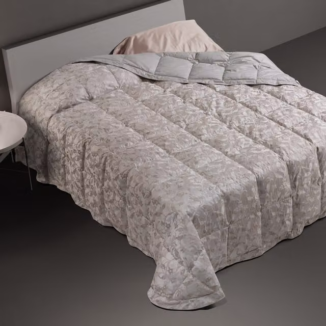 Trapunta in piuma DaunenStep con fantasia Floreale, traspirante e termoregolatrice, colore grigio