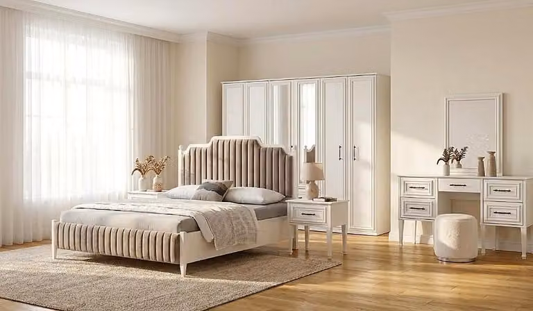 Set completo per camera da letto: letto matrimoniale con due comodini, armadio e comò