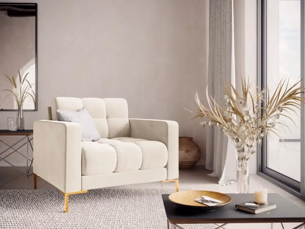 Poltrona Bali Cosmopolitan Design in velluto beige con struttura in metallo e braccioli – 2