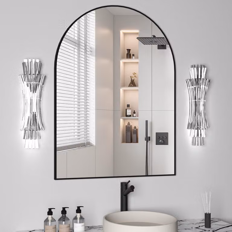 Specchio da parete curvo, dimensioni 102x75 cm, cornice in metallo nero, design moderno