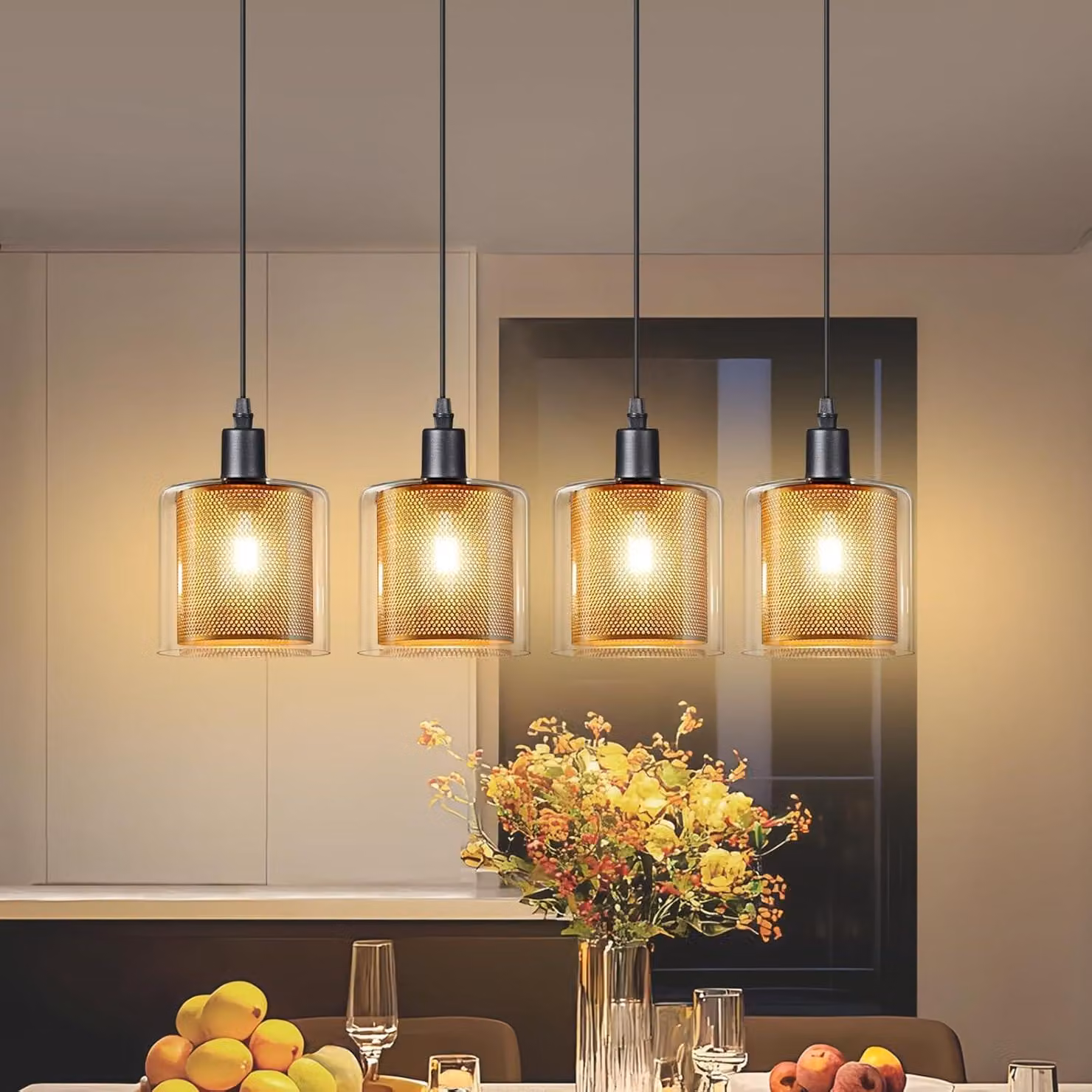 Lampada a sospensione ZMH, ideale per la sala da pranzo, con 4 luci, in vetro, attacco E14, finitura dorata. Lampada regolabile in altezza, adatta per la sala da pranzo, la cucina o il soggiorno