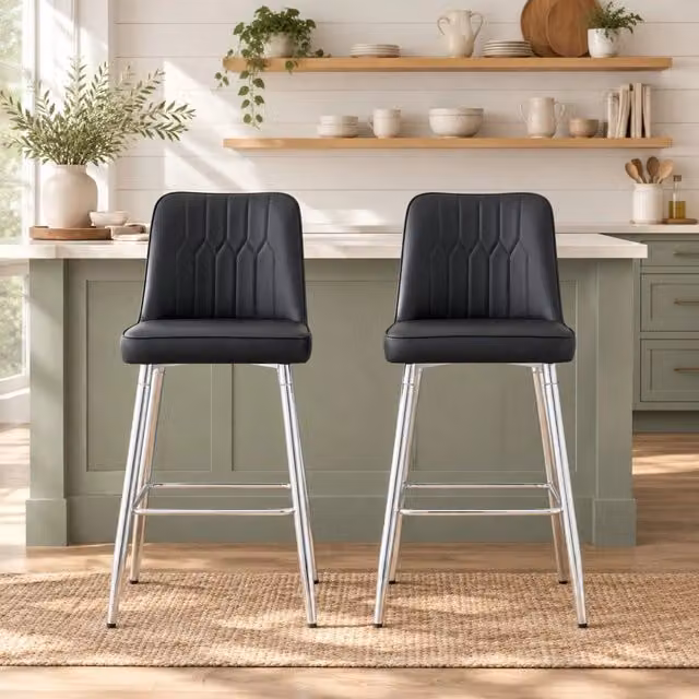 Set di 2 sgabelli da bar alti MIVRAY con schienale in similpelle nera, struttura in metallo argentato e poggiapiedi, Altezza: 100 cm – 1