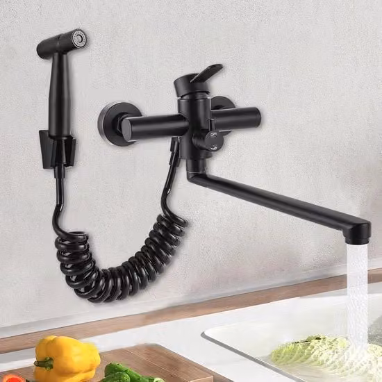 Spoutiera da cucina con pistola spray e montaggio a muro girevole 360°