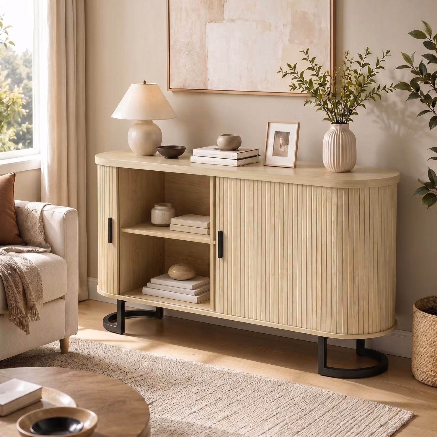 Credenza da soggiorno HOMCOM in legno naturale con 2 porte scorrevoli e ripiani regolabili, L 140 cm x P 40 cm x H 75 cm – 2