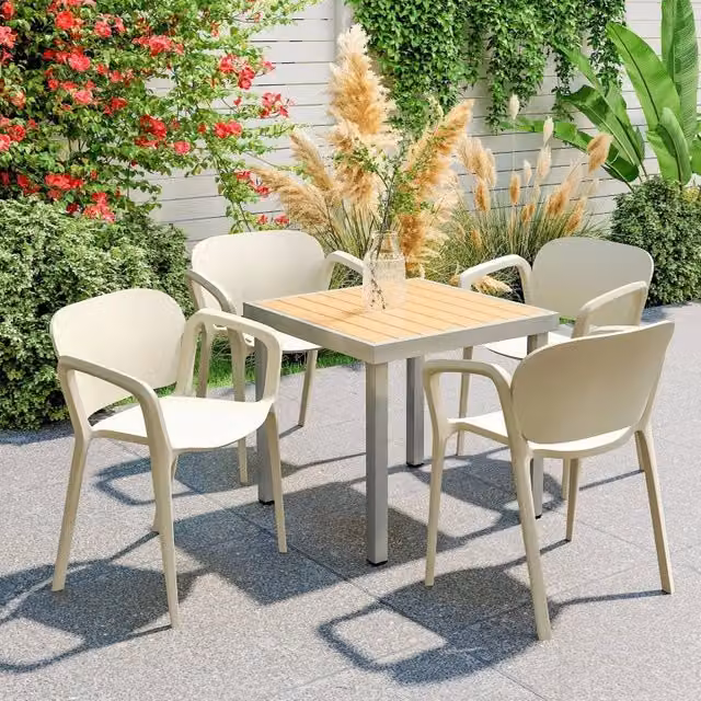 Set 4 sedie da giardino ¨C Minimal ¨C in polipropilene con braccioli schienale impilabili colore nero