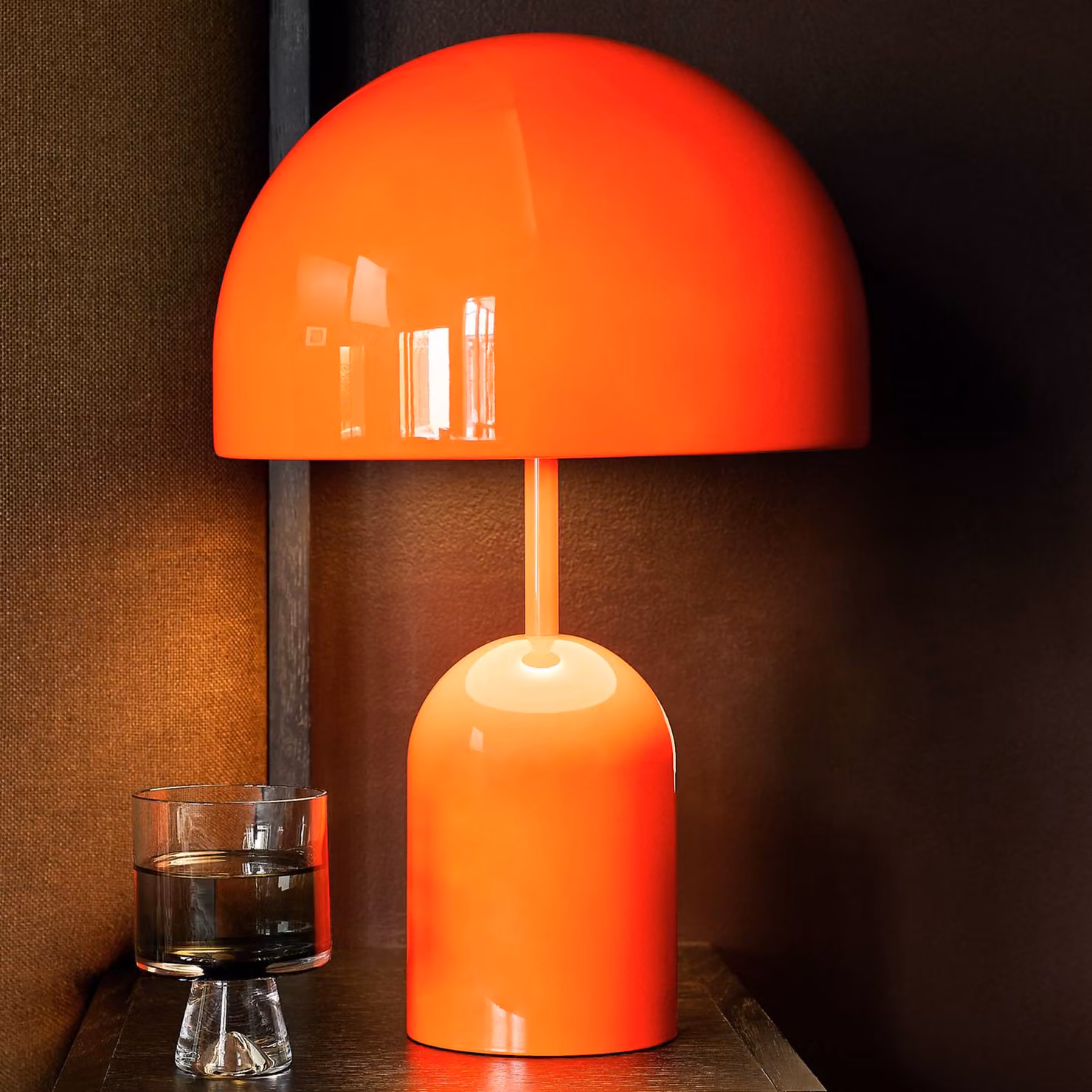 Tom Dixon Lampada da tavolo di design Bell, dimmerabile, Rosso, Soggiorno / Sala da pranzo, Metallo, Design, Lampada da tavolo