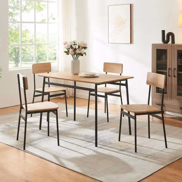 Set da pranzo Pollenev en.casa con tavolo rettangolare e 4 sedie, Effetto Rovere e Nero