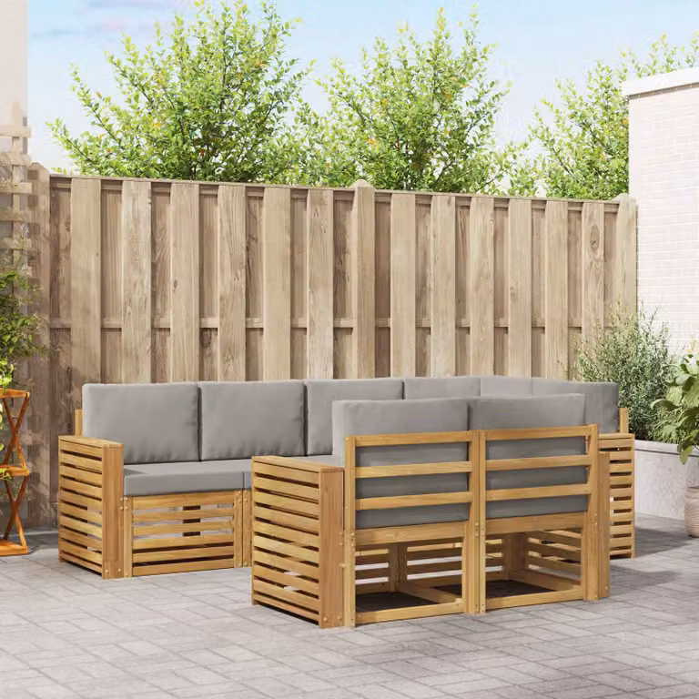 vidaXL Set di divani da esterno a L composto da 7 pezzi in legno di acacia con cuscini bianchi e grigi