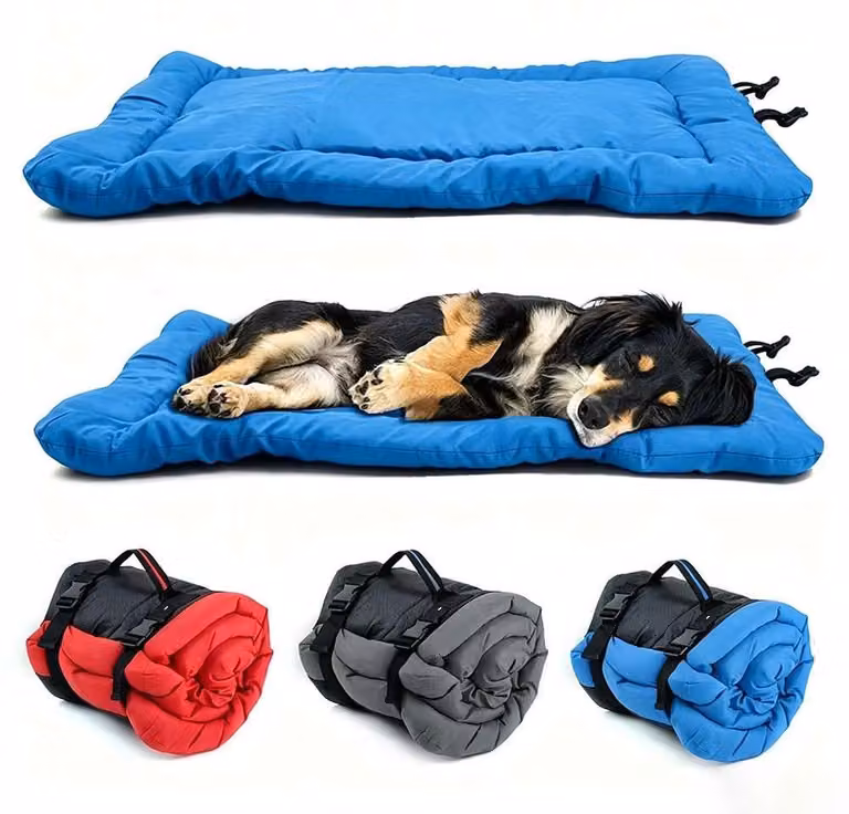 Cuccia pieghevole impermeabile per cani, tappetino antiscivolo, robusta e portatile, ideale per viaggi in auto e attività all'aperto, dimensioni 60x90 cm, colore blu