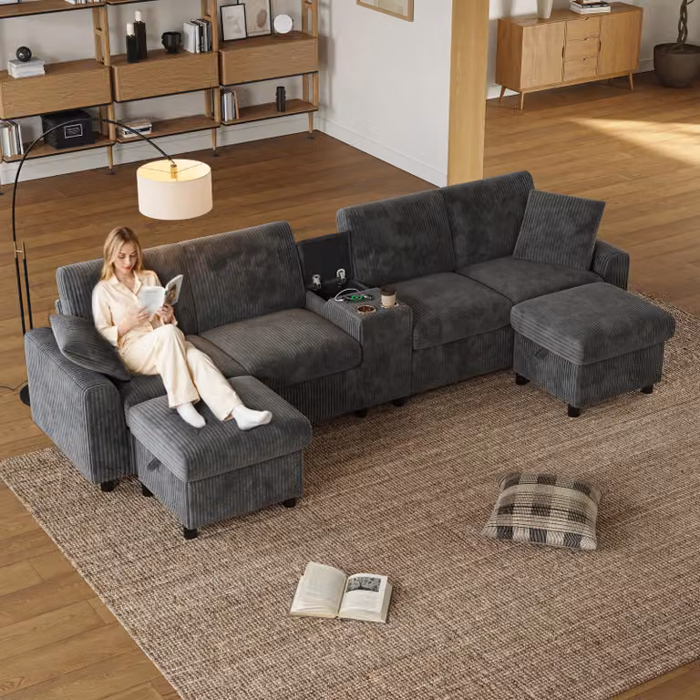 Divano a forma di "U" in velluto, completo di 2 poggiapiedi con funzione di contenitore, tavolino, 2 portabicchieri, 1 porta USB, 2 prese di corrente e 2 connettori di tipo C; colore: grigio; (dimensioni: 315 cm di larghezza x 81 cm di altezza x 135 cm di