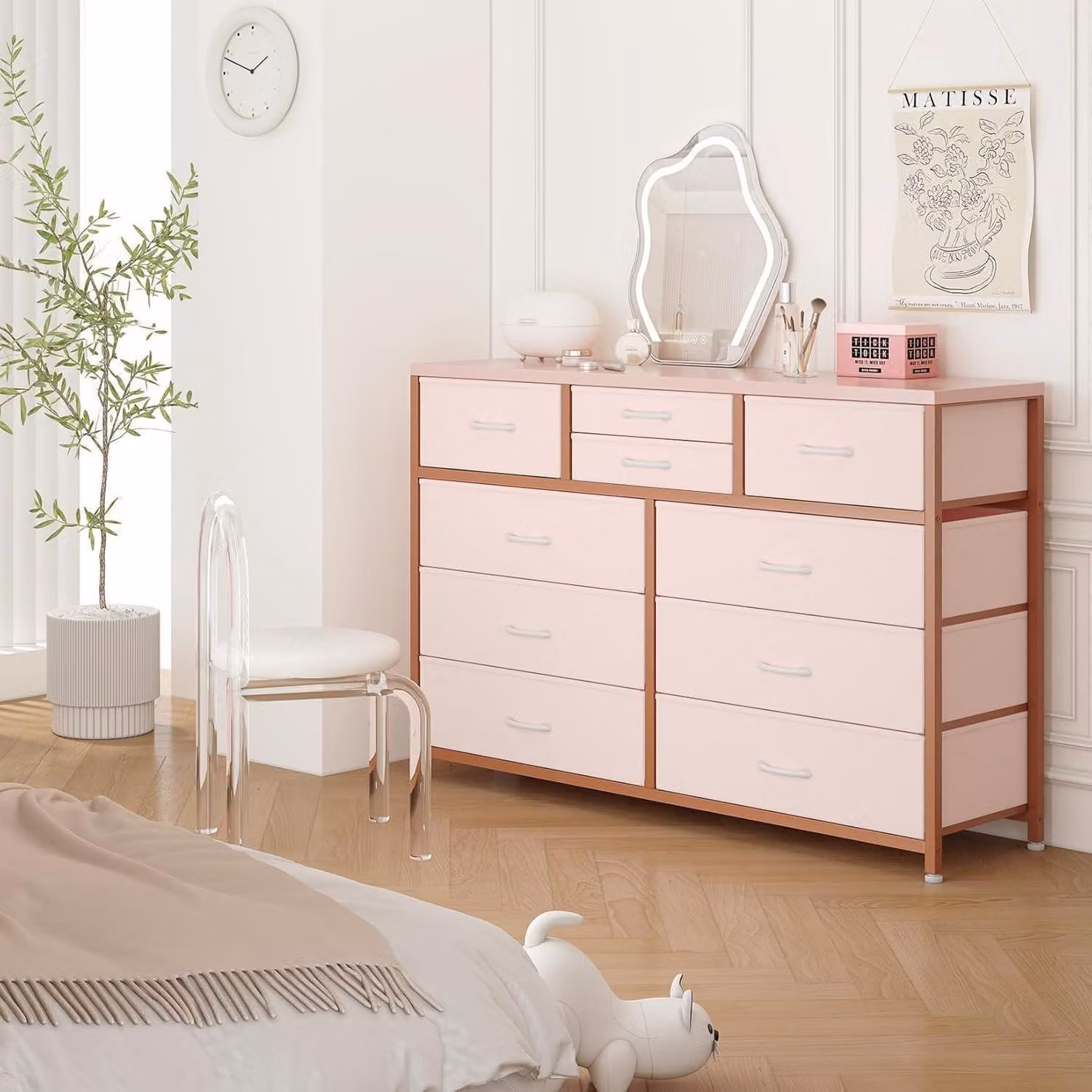 Comodino in tessuto con 10 cassetti, struttura in acciaio rosa e piano in legno