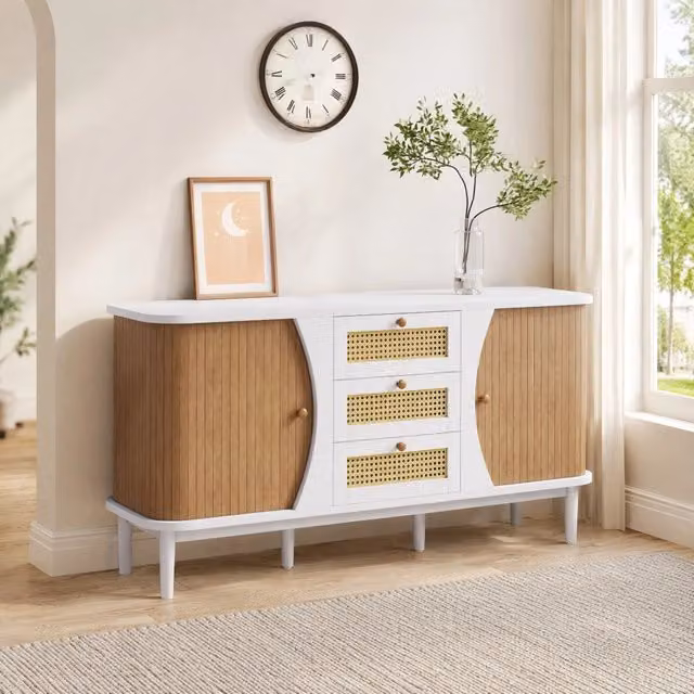 Credenza in stile scandinavo bianca con ante color legno e cassetti in rattan, ideale per soggiorno o sala da pranzo, L: 140,5 cm, P: 33,2 cm, H: 76 cm