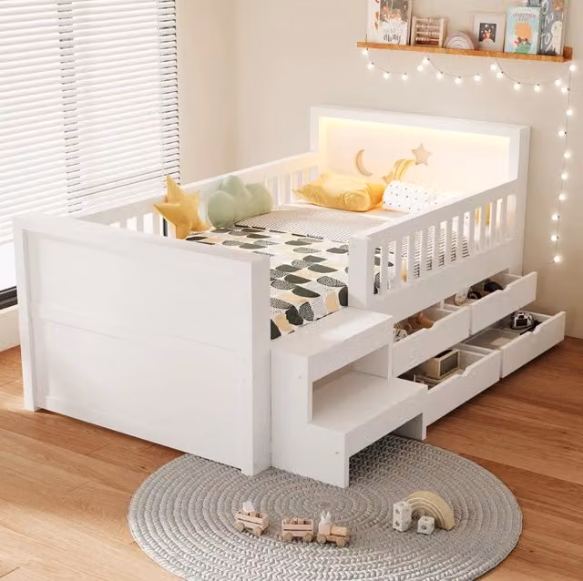 Letto singolo per bambini 90x200 cm con testiera decorata a stelle e lune, con cassetti, scaletta, sbarre di sicurezza e illuminazione LED, bianco