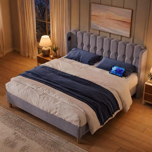 Letto imbottito Mivray in lino grigio con rete a doghe e testiera con porte USB e Type-C L/P: 140 x 200 cm