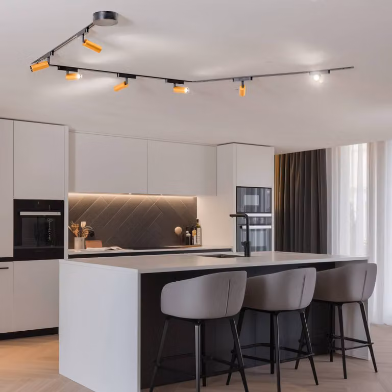 Sistema a binario Lumaro, faretti, 7 luci, oro, Ø 4 cm, 48 V, dimmerabile Lumaro 48V Lindby,, Nero, Soggiorno / Sala da pranzo, Alluminio, Moderno