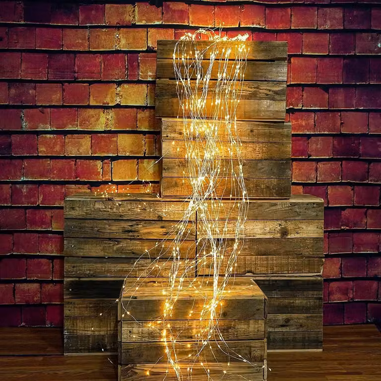 Catena luminosa a cascata, 100 LED, luce bianca calda, grado di protezione IP44, cavo da 5 metri