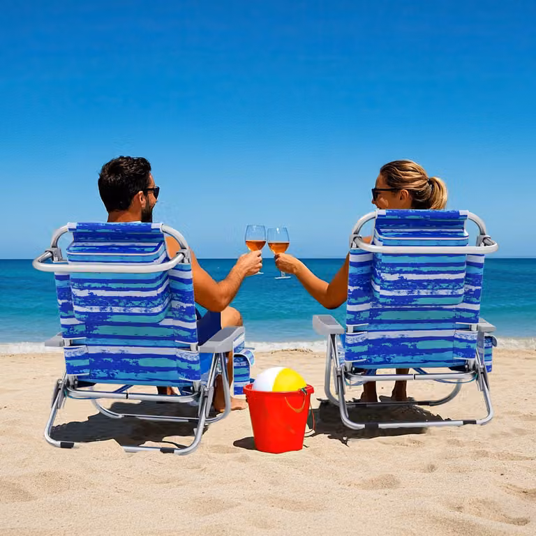 Sedia da spiaggia pieghevole Costway con zaino, portabicchieri e tasche portaoggetti, modello a 5 posizioni, Blu scuro a righe