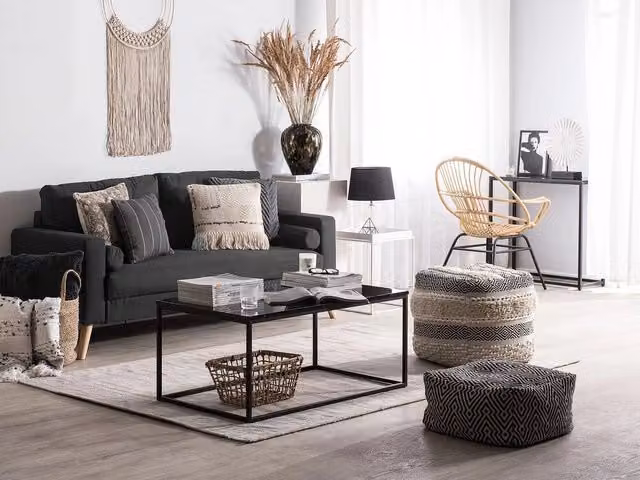 Divano a 2 posti Beliani in tessuto nero con design capitonné e struttura in legno di gomma, L: 182 cm, P: 88 cm, H: 74 cm