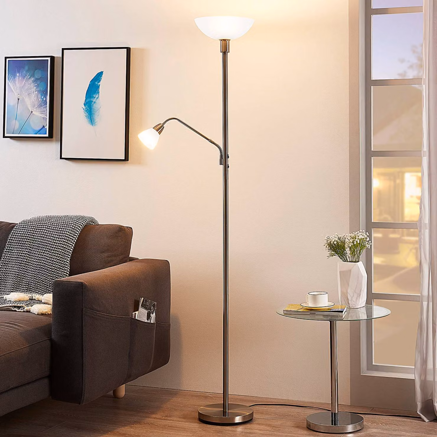 Lampada da terra con luce lettura Jost Lindby, Alluminio / Grigio / Zincato, Soggiorno / Sala da pranzo, Metallo, Moderno, Lampada da terra