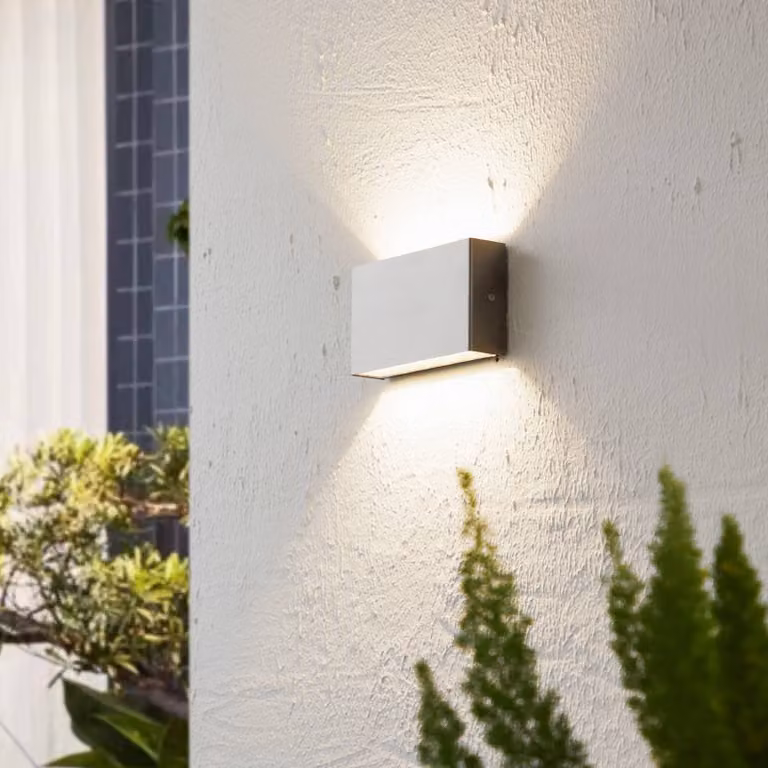 Arcchio applique da esterni LED Karline, 1060 lm, acciaio inox, IP65 Karline, Alluminio / Grigio / Zincato, Acciaio Inox, Moderno