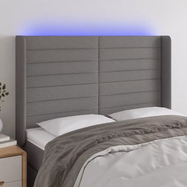 Testiera con LED Design Mania in tessuto grigio scuro con porte USB e illuminazione sottostante L: 147 cm, P: 16 cm, H: 118/128 cm