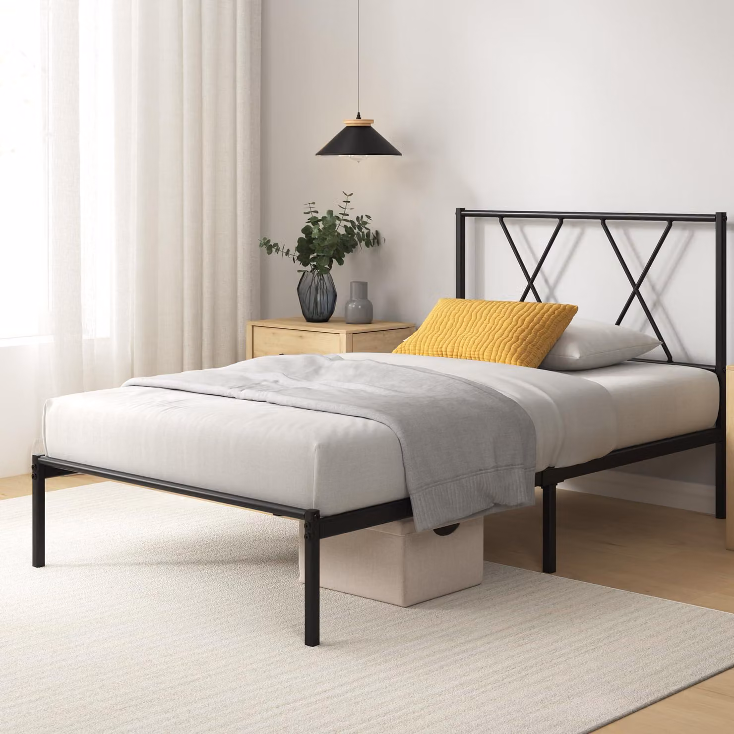Letto a una piazza da 80x190 cm, con testiera, struttura in metallo, rete a doghe, colore nero