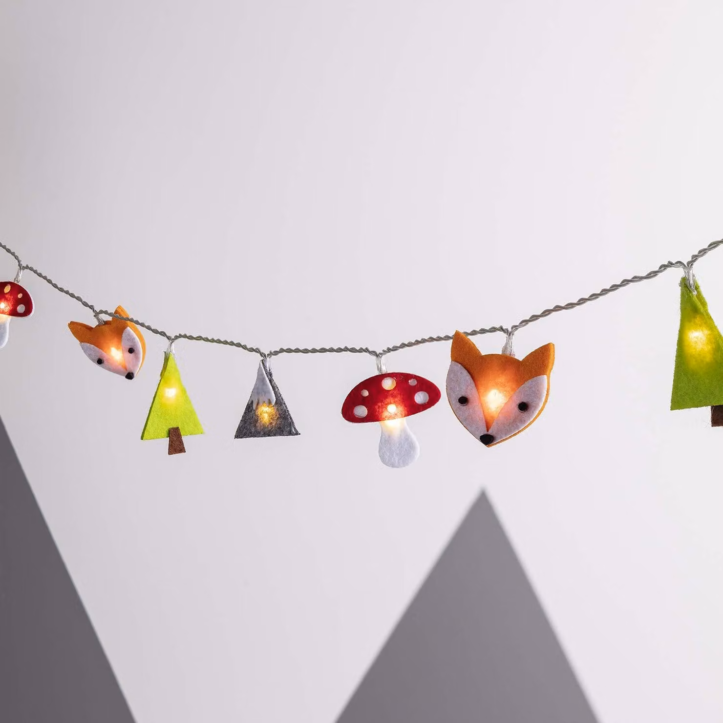 Catena luminosa per bambini, con 16 LED bianco caldo, lunghezza 2,75 metri, con decorazioni in feltro