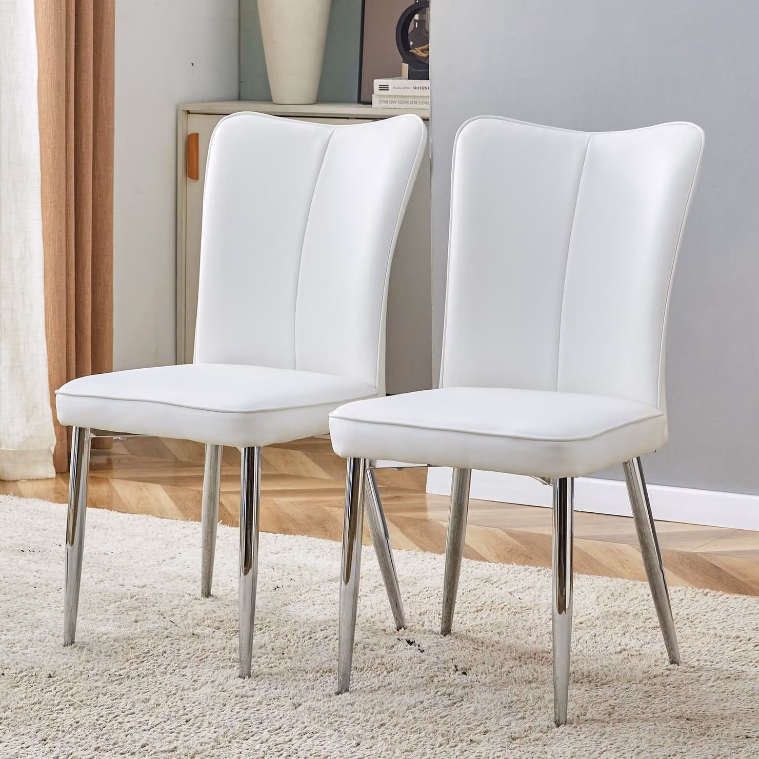 Set di 2 sedie da pranzo, rivestite in PU, con seduta confortevole e gambe in metallo (bianco e argento)