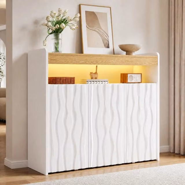 Credenza MODFU con 3 ante e illuminazione LED integrata, design a onde moderno, Bianco e Naturale, L: 105 cm, P: 33,5 cm, H: 76 cm