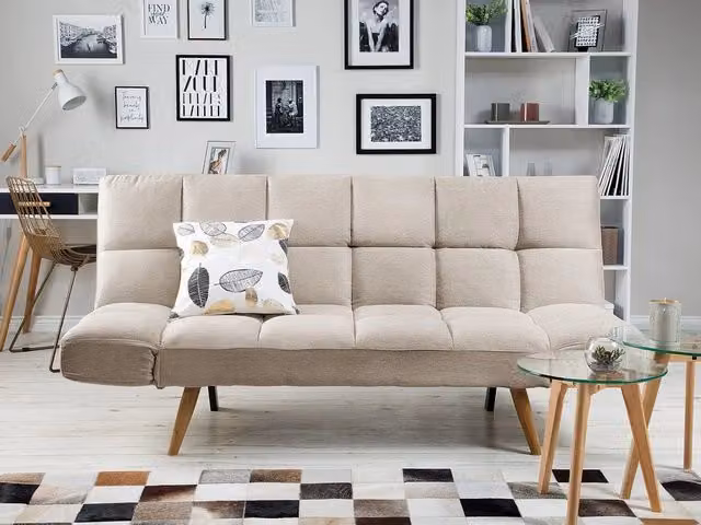 Divano letto Beliani beige in tessuto con funzione click-clack e poggiatesta regolabile per il tuo soggiorno