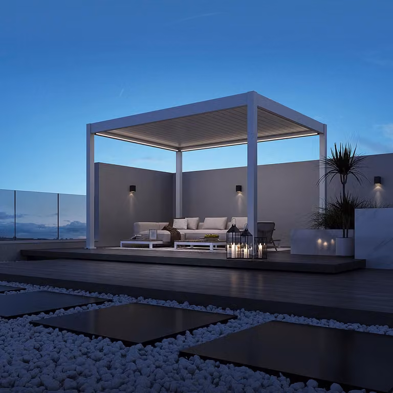 Pergola elettrica Weide E-Deluxe interamente in alluminio, 3x4 m, con tetto a lamelle bianco