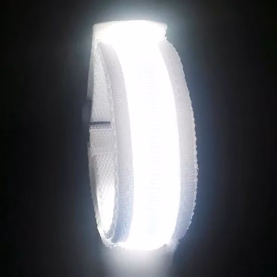 Braccialetto LED per la corsa e le attività all'aperto - Fascia luminosa LED ricaricabile per garantire la sicurezza al buio