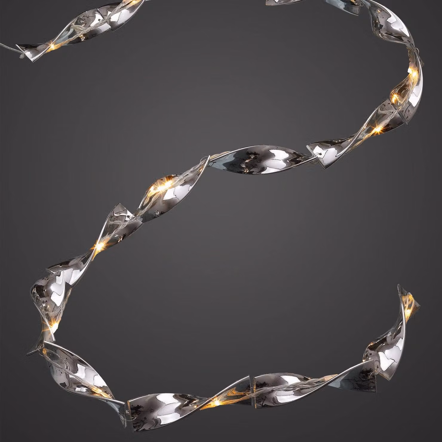 Catena luminosa a spirale, con 15 LED bianco caldo, lunghezza 1,5 metri, alimentata a batteria