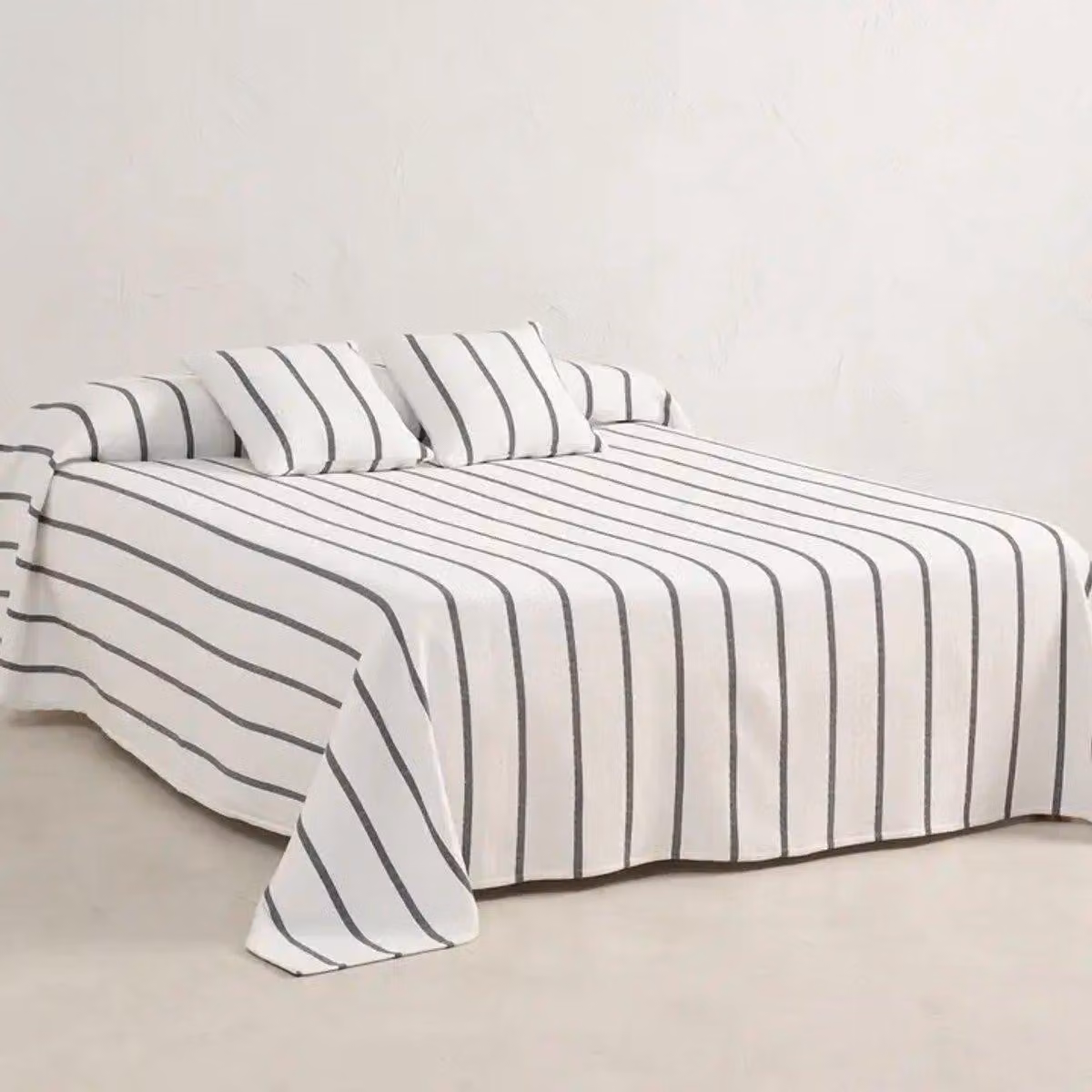 Copriletto leggero a righe Gamusi Retta – 270 x 270 cm – Blu – Copriletto in cotone/poliestere per la mezza stagione