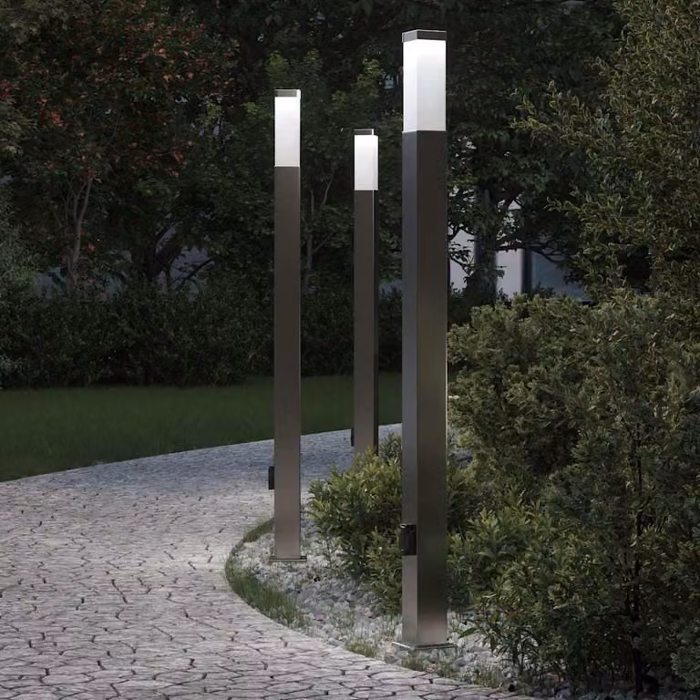 Set di 3 lampioni a colonnina vidaXL in acciaio inox color argento con presa elettrica, Altezza: 110 cm, protezione IP44