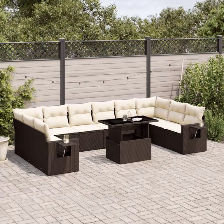 vidaXL Set Divani da Giardino 11 pz in Polyrattan Marrone con Cuscini Bianchi e Tavolino da Esterno