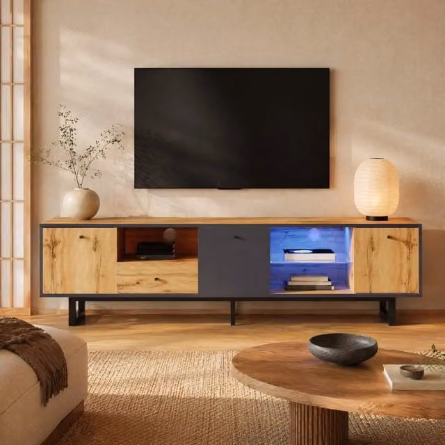 Mobile TV basso con LED; 3 ante; 3 vani e 1 cassetto; truciolare; naturale