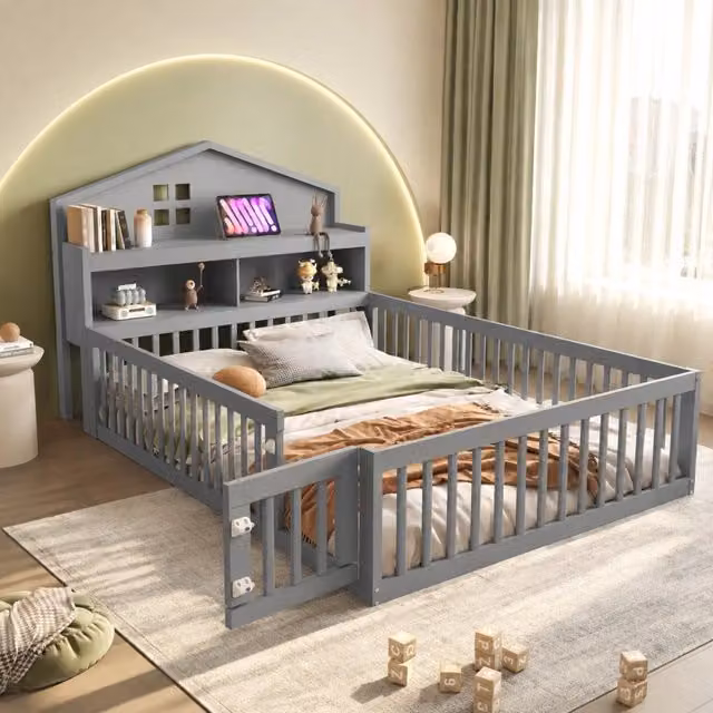 Letto per bambini REDOM in legno di pino massello con struttura a casetta e ripiani laterali, grigio opaco, L/P/H: 200 x 140 x 115 cm