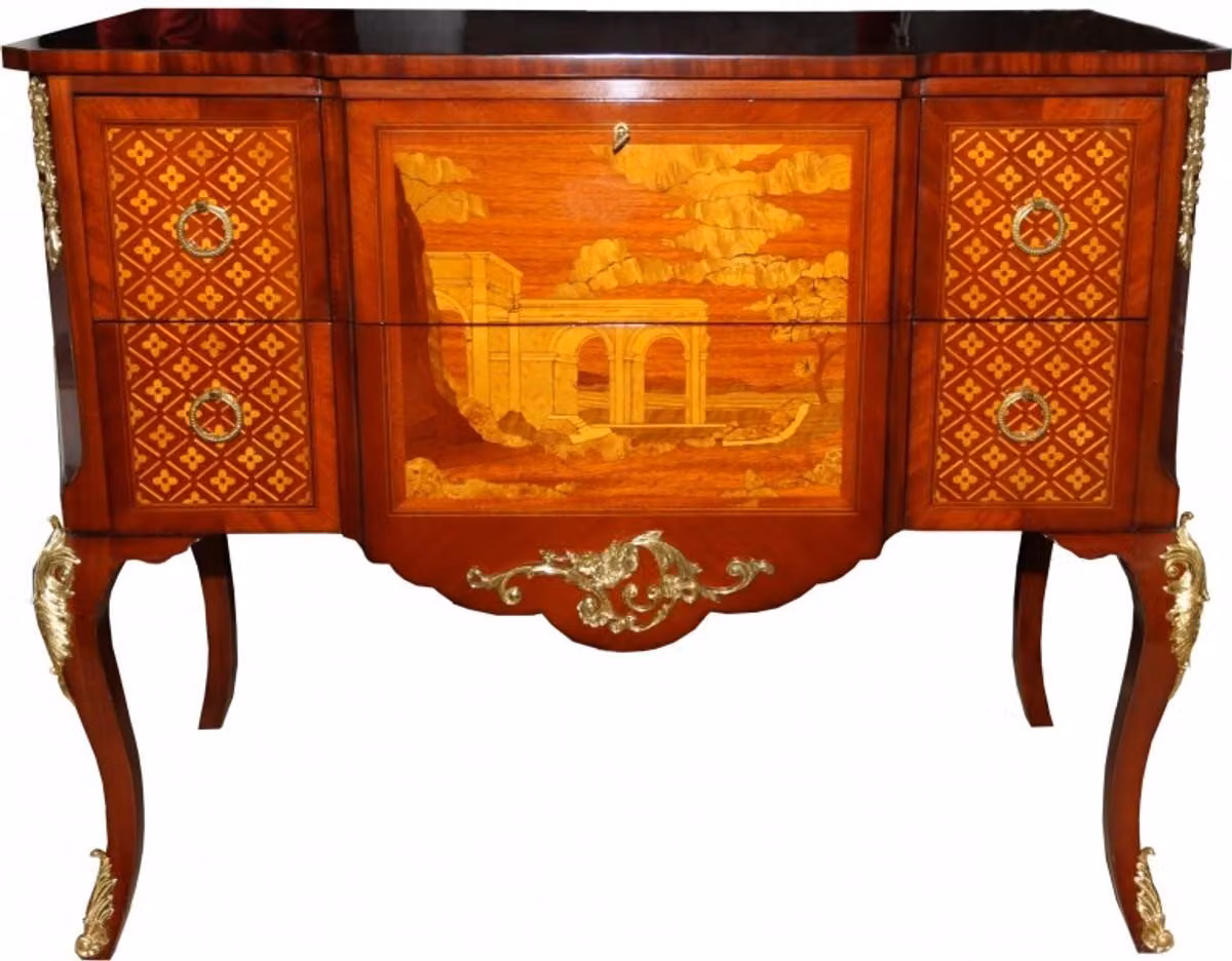Comò in stile barocco, marca Casa Padrino, finitura marrone/oro, realizzato in massello di quercia. Dimensioni: larghezza 108 cm, altezza 88,5 cm, profondità 58 cm