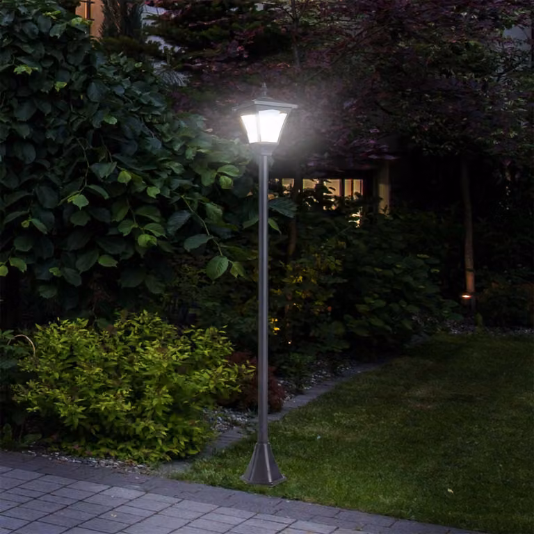 Lanterna solare Moonbite, 15x15x120 cm, con LED e picchetto da terra, lampada da esterno IP44 con sensore crepuscolare, design retrò, ideale per aiuole e tombe, realizzata in plastica, colore nero