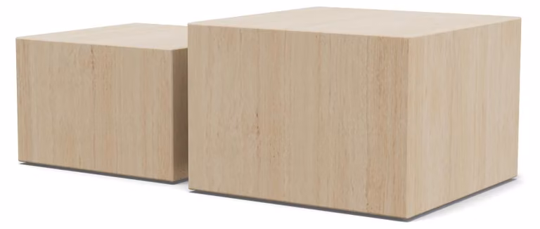 Tavolino quadrato in legno chiaro