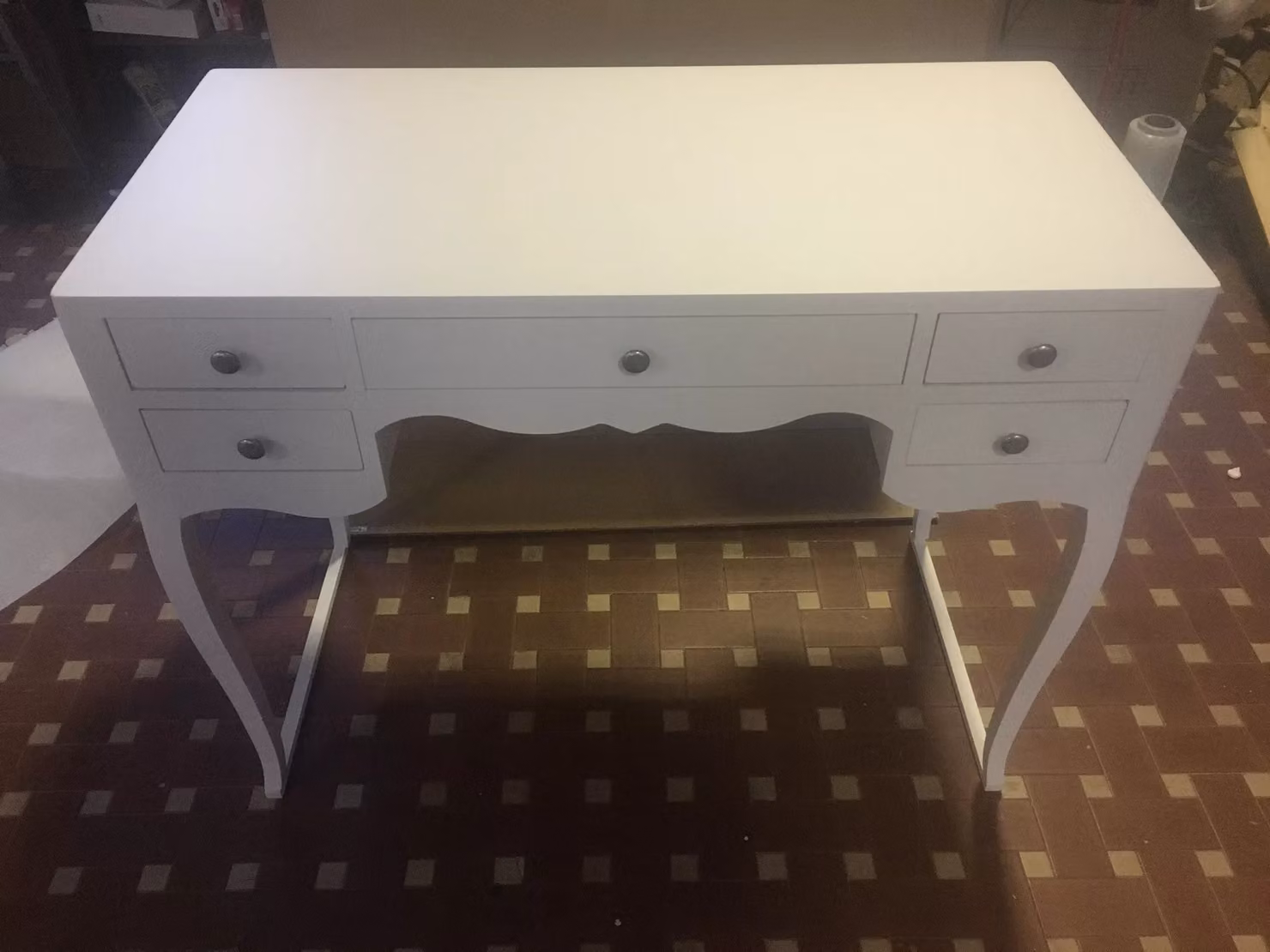 Scrivania classica in legno di pino con 5 cassetti bianco Mobili 2G L: 102 cm, P: 50 cm, H: 80 cm – 2