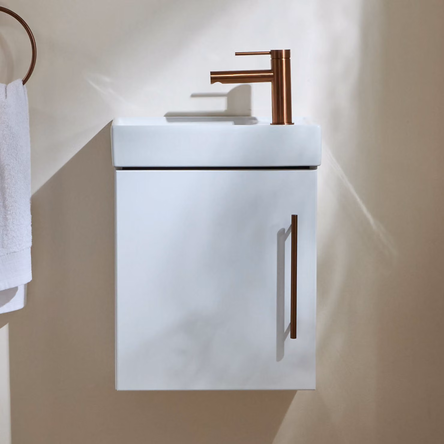 Mobile Bagno Bianco Sospeso da 400mm con Lavabo e Maniglia con Barra a T in Rame Satinato - Cluo