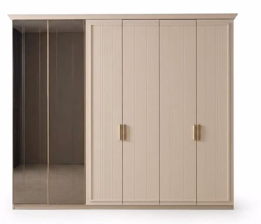 Armadio grande, capiente, pratico, beige, in stile moderno