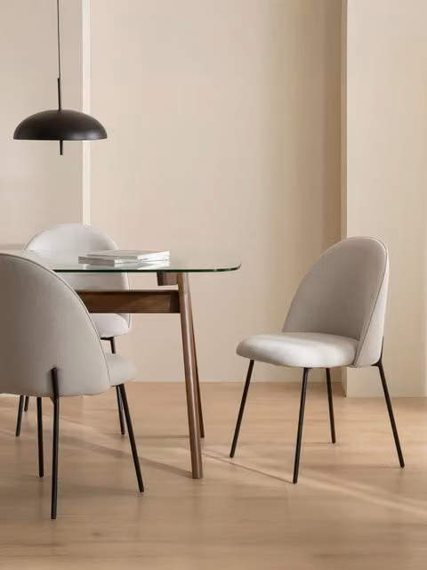 Sedia imbottita Tall beige con struttura in metallo Kenay Home